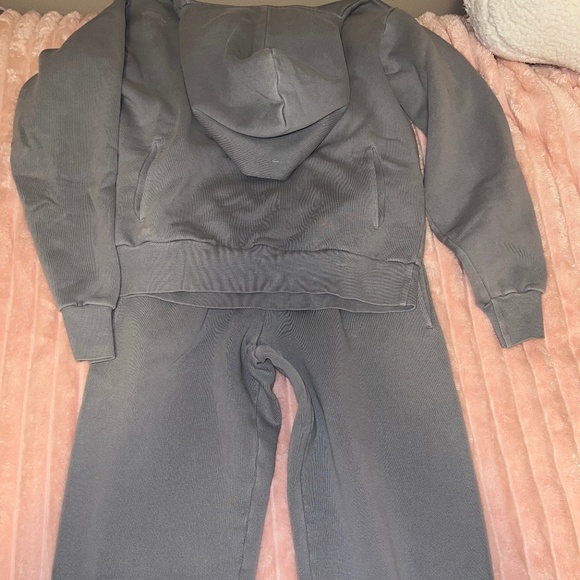 TNA Super World Sweat Suit in Grey and Size XS - Picture 1 of 9